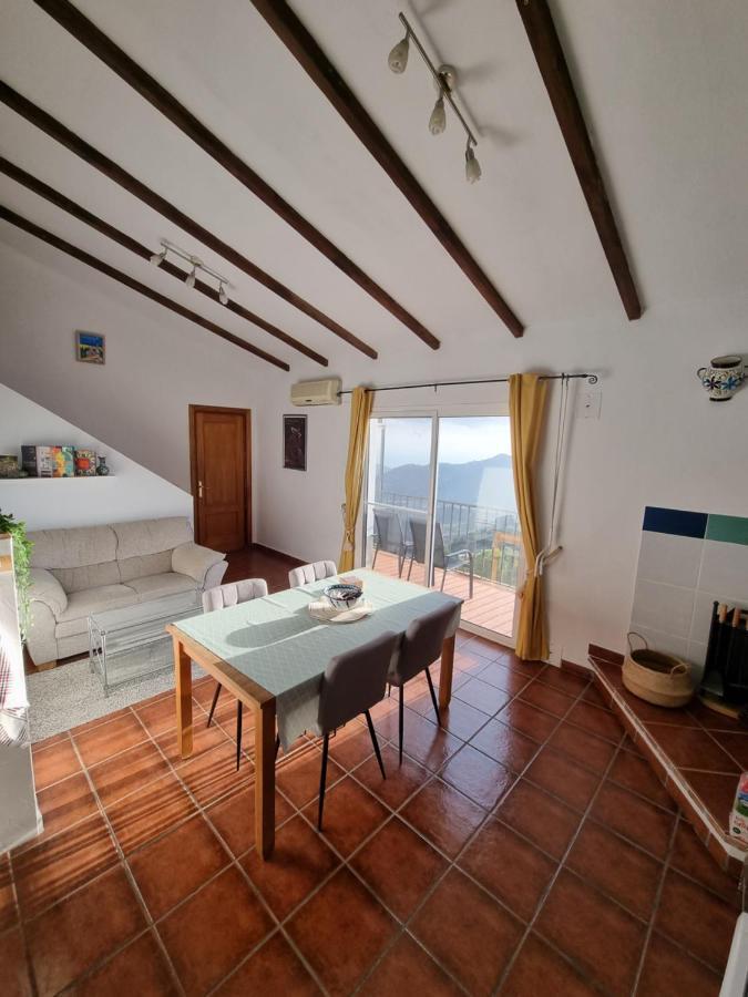 Lovely 2 Bed Apartment With Stunning Views & Pool Cómpeta Dış mekan fotoğraf