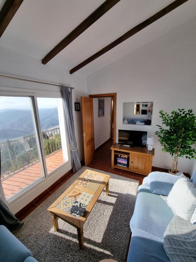 Lovely 2 Bed Apartment With Stunning Views & Pool Cómpeta Dış mekan fotoğraf