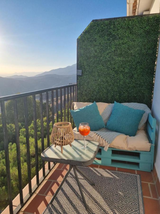 Lovely 2 Bed Apartment With Stunning Views & Pool Cómpeta Dış mekan fotoğraf