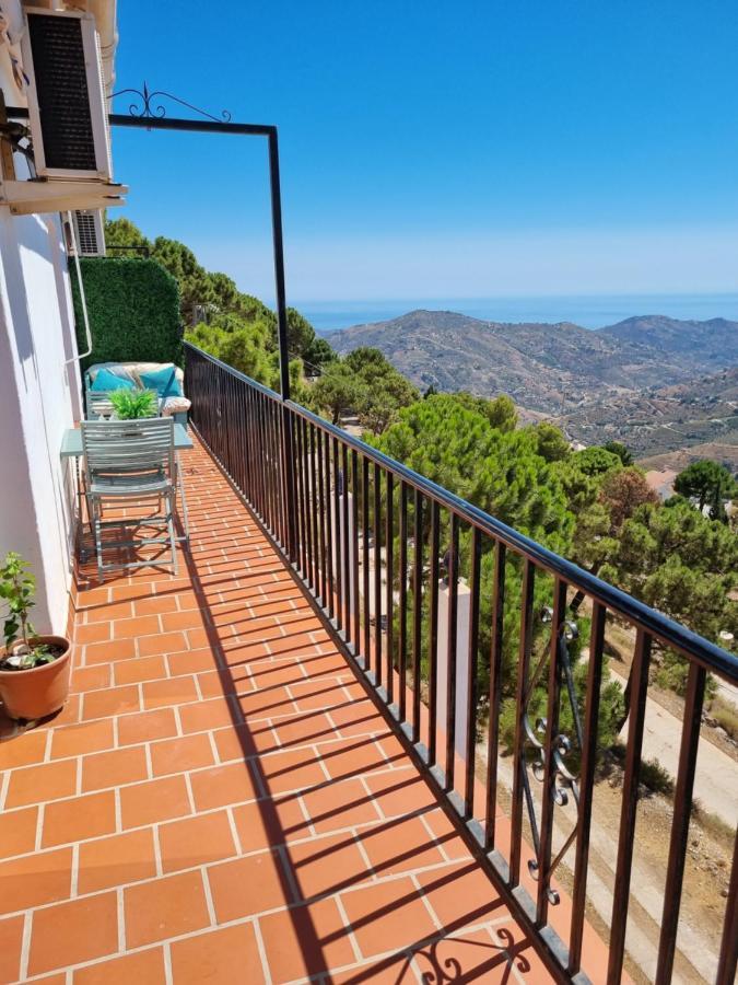 Lovely 2 Bed Apartment With Stunning Views & Pool Cómpeta Dış mekan fotoğraf